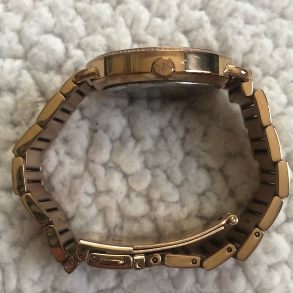 Micheal Kors Rose Gold Watch main image 4